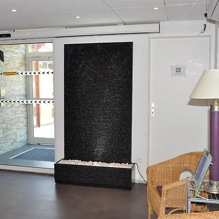 Lapeyronie Otel 2*