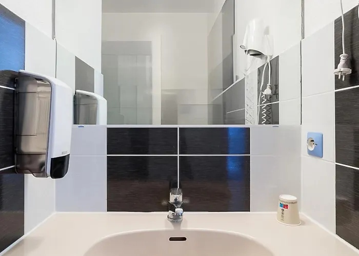 Lapeyronie Отель 2*