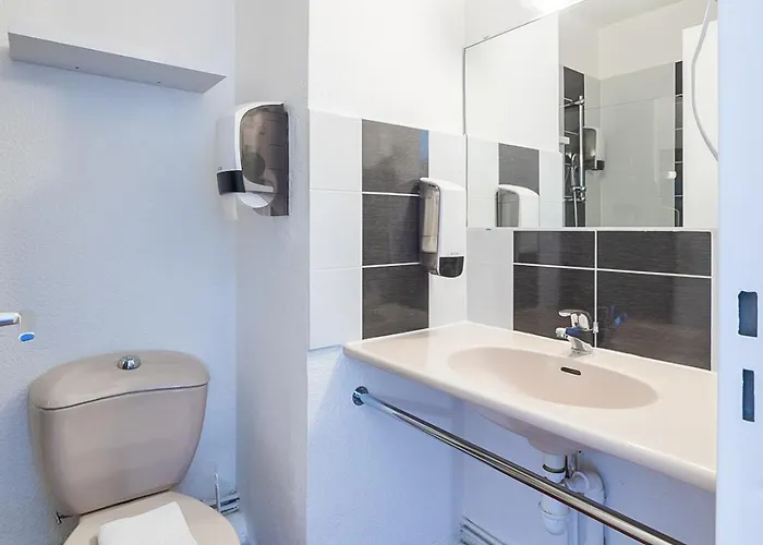 Otel Lapeyronie 2*