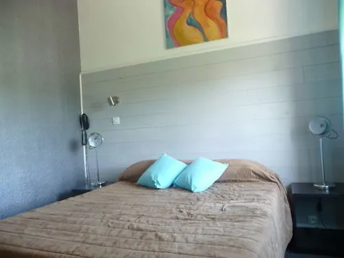 Отель Lapeyronie 2*